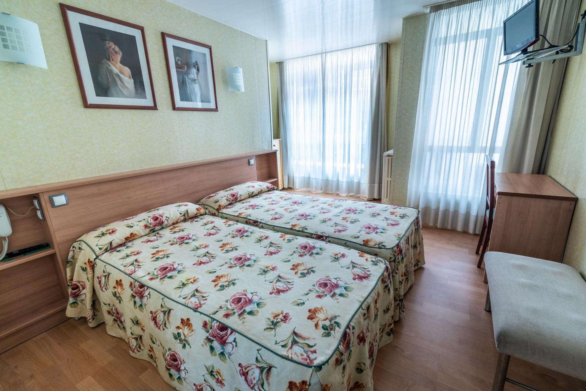 Hotel Bedoya Santander Esterno foto